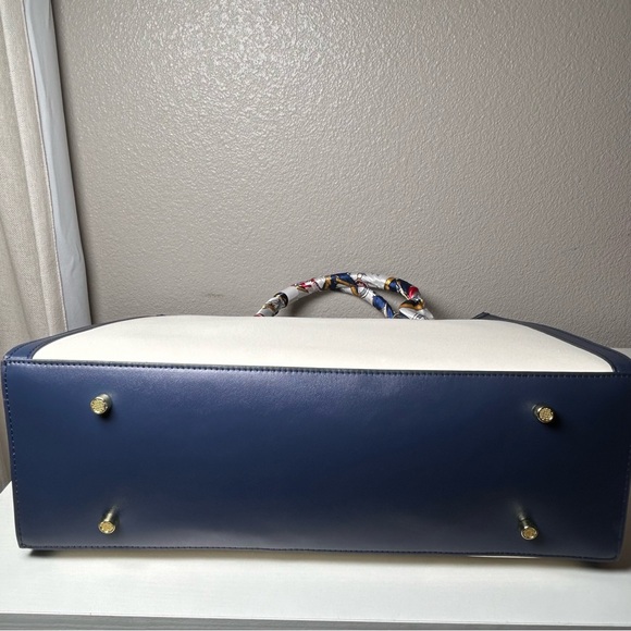 Novara Tote Bag by Zanae – Navy Genuine Leather Tote - Picture 7 of 15